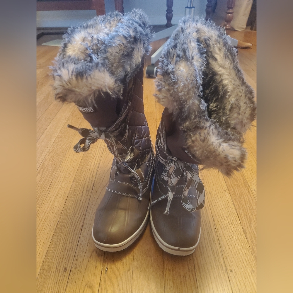 Storm by Cougar Faux Fur Lined Boots Size 8